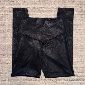 Aerie Black Crossover Snakeskin Slight Shimmer Yoga Workout Legging Small